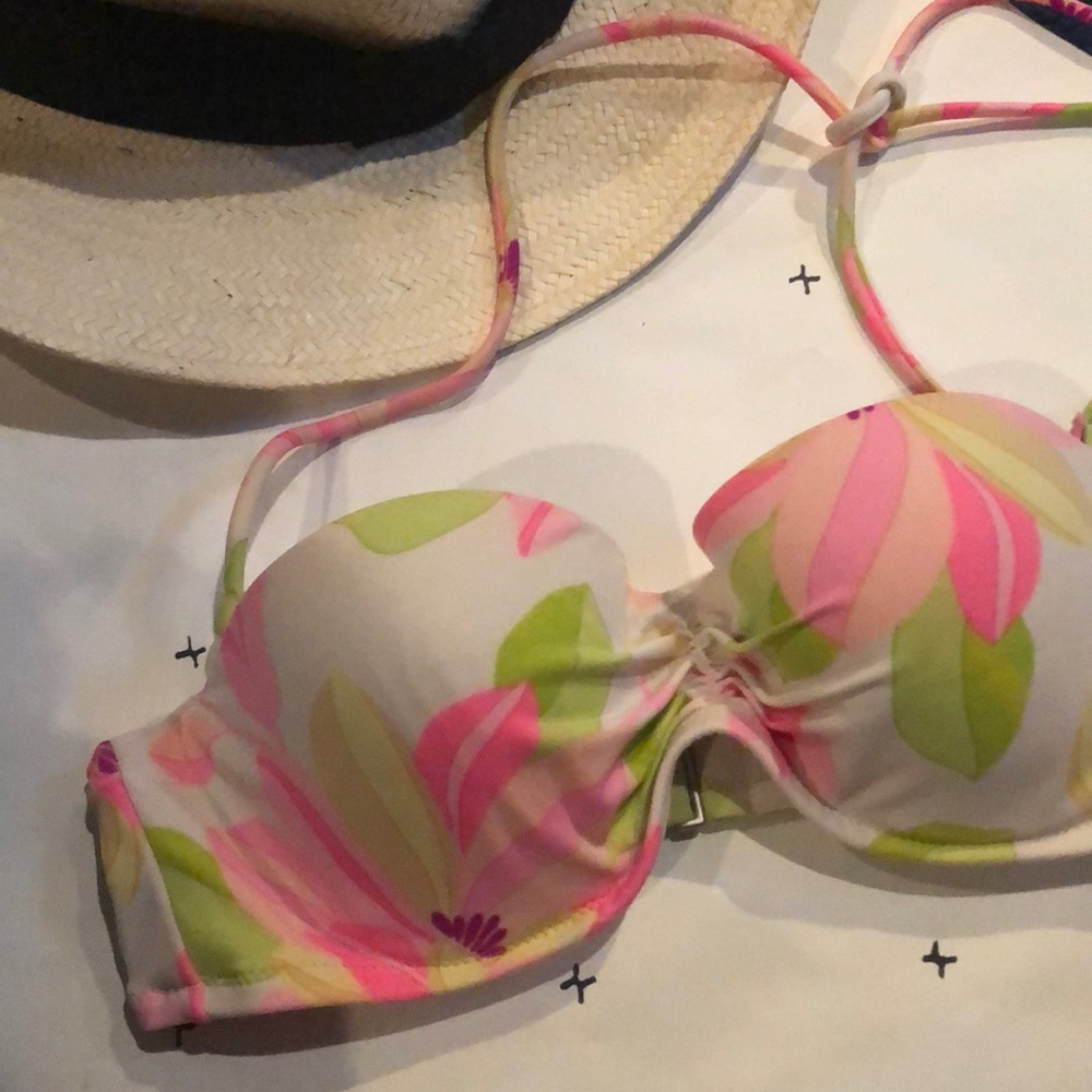 Victoria’s Secret bikini top